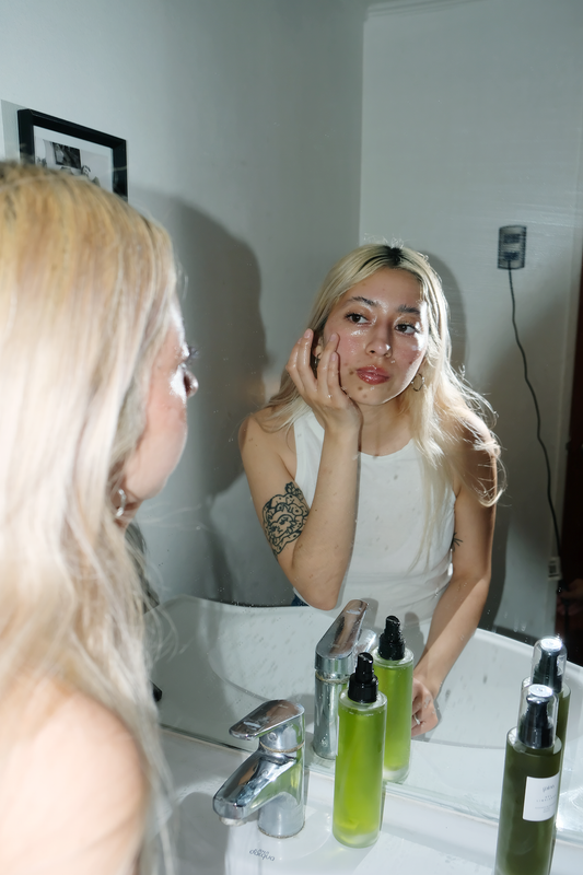 ¿Cuál es el orden de prioridades dentro de una rutina de skincare?